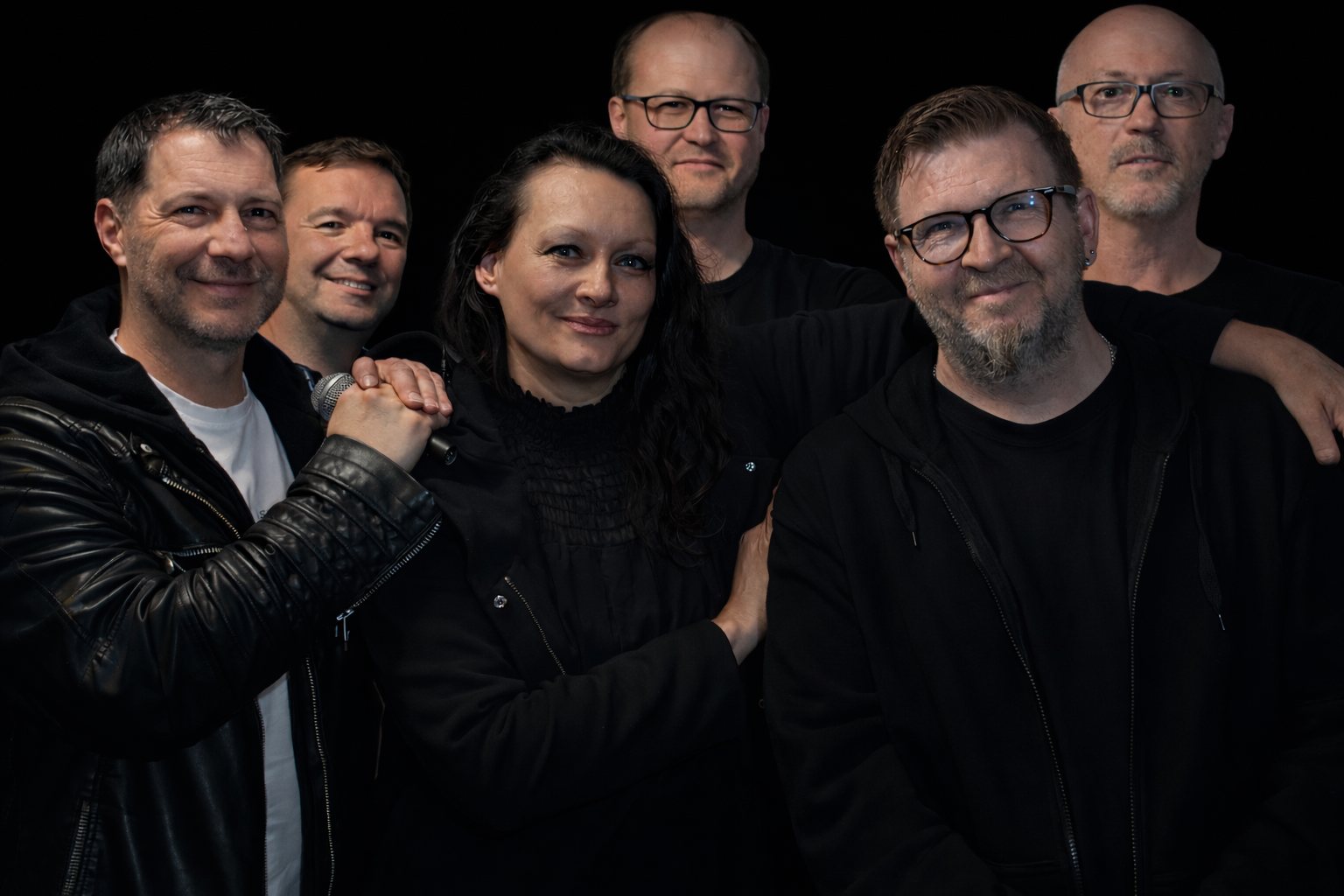 ReChained – Die komplette Band: alle 6 Mitglieder der Rock Coverband aus Neumarkt